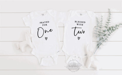 Baby Announcement Onesies| Custom Baby Onesies| Pregnancy Announcement Baby Onesies| Custom Baby Bodysuit | Twins Reveal Outfit Personalised